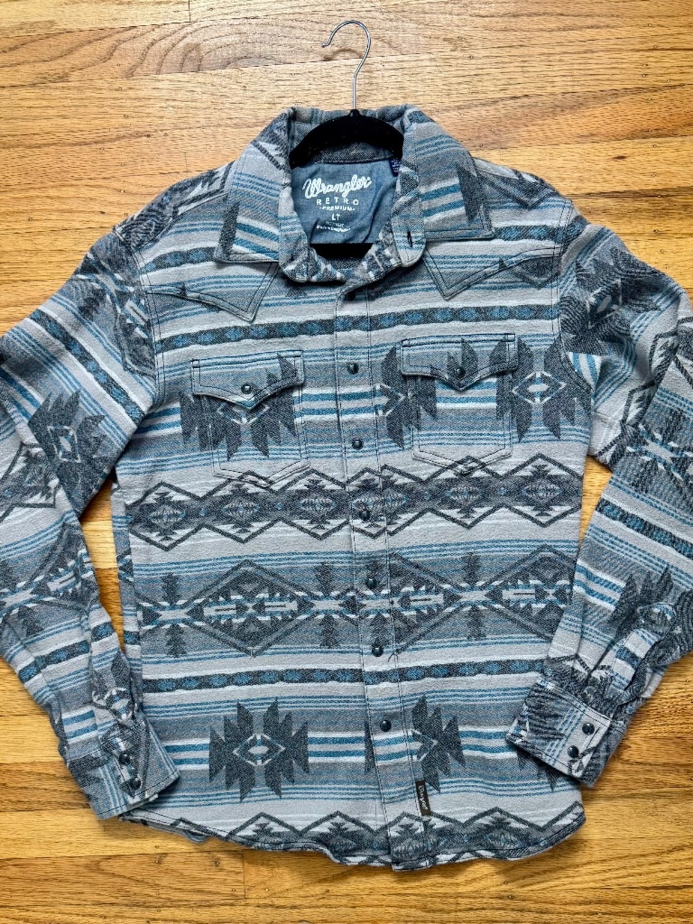 Wrangler Men's Blue and Grey Shirt
